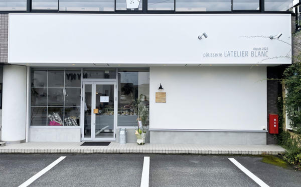 patisserie LATELIER BLANCのデザイン内装施工事...