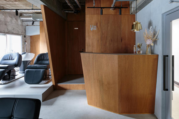 Un 美容室 [本町] 店舗デザイン.COM