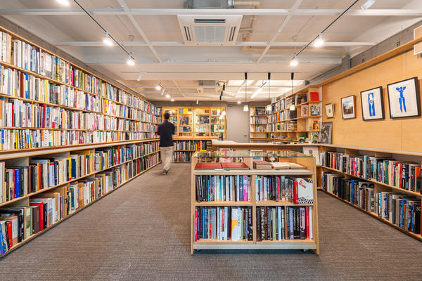 Wols Books 美術系専門古書店 [神保町] 店舗デザイン.CO...