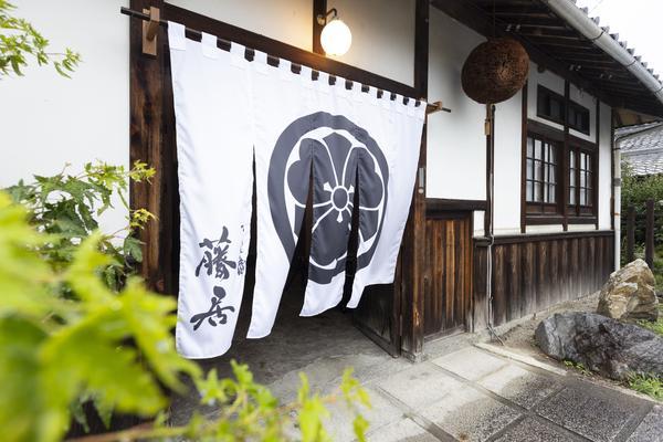 かくれ蔵 藤居 酒蔵直営居酒屋 [稲枝] 店舗デザイン.COM
