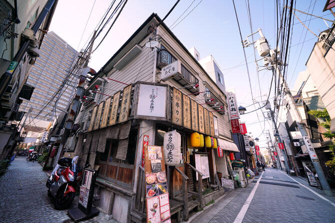 10坪以下の超狭小店、店づくりの極意。シェル型、ATM跡地など狭さを活...