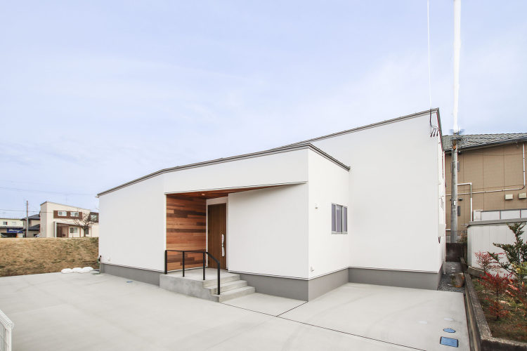 【おしゃれ平屋】新築なら平屋or二階建てどっち？?特徴、費用、税金等違...