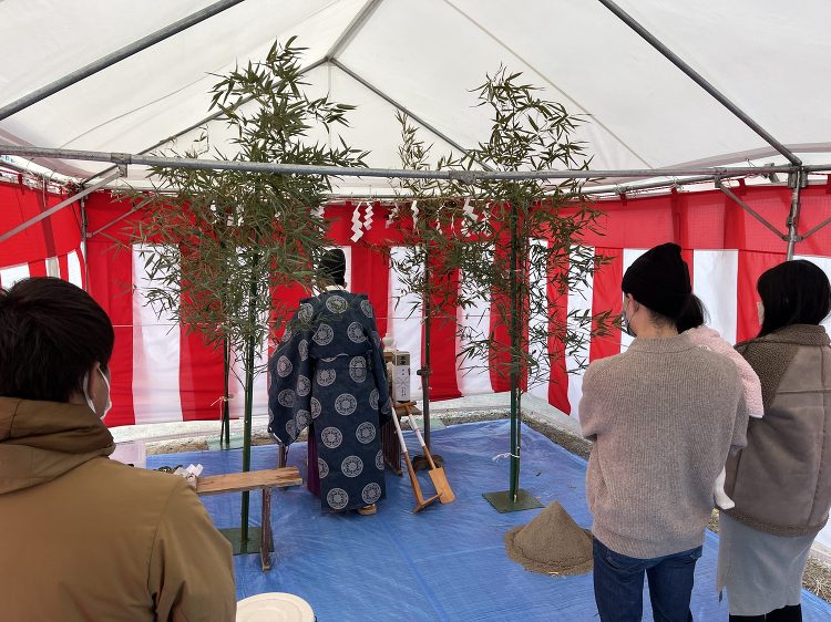 【地鎮祭の基礎知識】どんな服装で参加する？神主さんにいくら渡せばいいの...