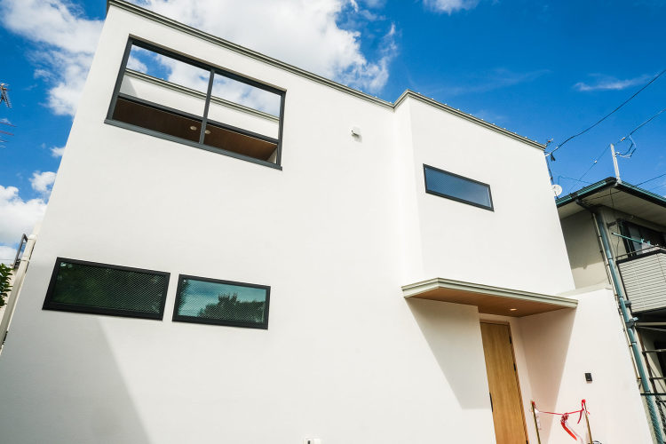 【プランニング】デザイン住宅で玄関は何畳必要?広さ目安とポイントを解説...