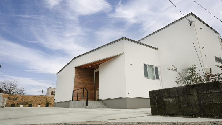 施工事例｜中庭を楽しむ開放的な平家の注文住宅｜E様邸（福島県 郡山市）...