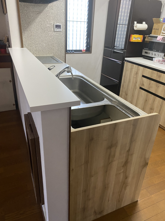 NO.323 堺市堺区Y様邸 システムキッチン扉取替工事 NO322続...