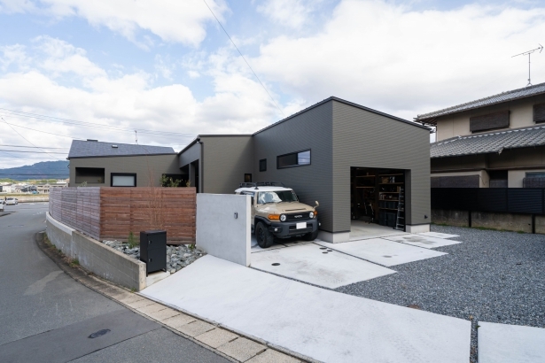 土間玄関とバーカウンターがある平屋｜株式会社福岡工務店