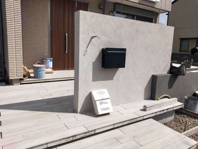浮遊感のある木目タイルのステップ 施工中 |ブログ|株式会社ノエルne...