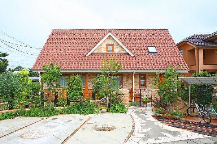 大屋根が印象的なスウェーデンスタイルのお家｜群馬県全域対応（前橋・高崎...