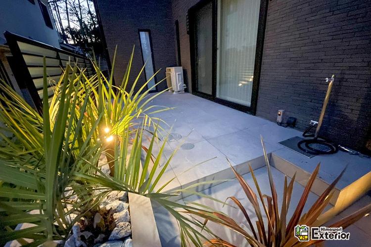 ライティングが美しい、リゾート感溢れるお庭にリフォーム - 神戸で外構...