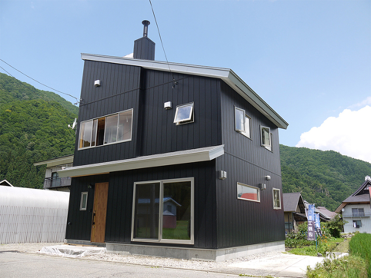 【南会津町/T様邸】薪ストーブが映える無垢の家 | 星工務店のこだわり...