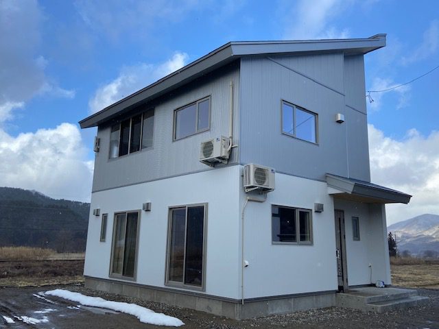セパレートカラーが映える家 | 星工務店のこだわりが詰まった高性能住宅...
