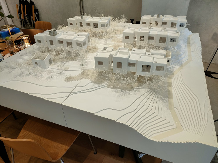 森に浮かぶ建築群 - 有限会社ハーベスト模型倶楽部