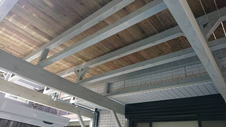 車庫上ウッドデッキの構造材・桁及び梁・東京都文京区 | ウッドデッキ施...