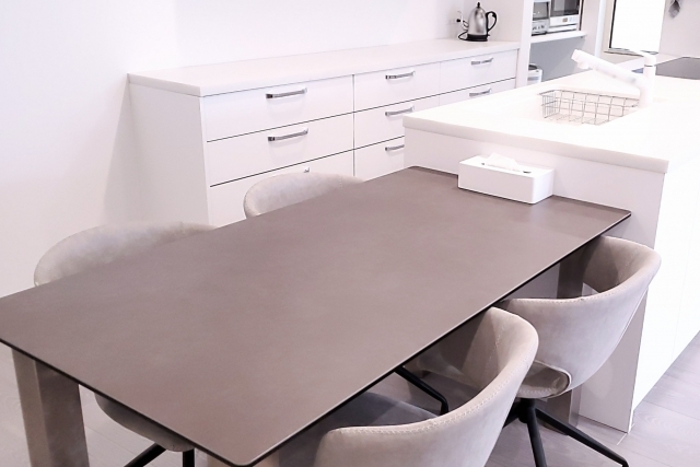 対面キッチンの横並びダイニングは本当に使いやすいか,人気の注文住宅の間...