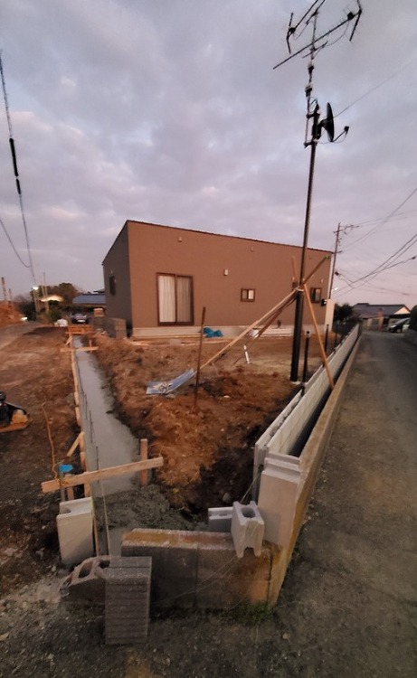 ブロックベースと駐車場下地 : 毎年受賞歴多数!外構専門店サコヤマエク...