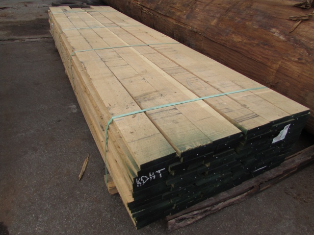 ホワイトオーク 扉面材用 | 納入実績紹介 | 無垢材 | 高田製材所