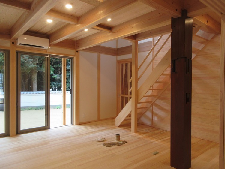 蜜蝋(ミツロウ)ワックス塗り?竣工 印南の家|今日の現場から|読みもの...