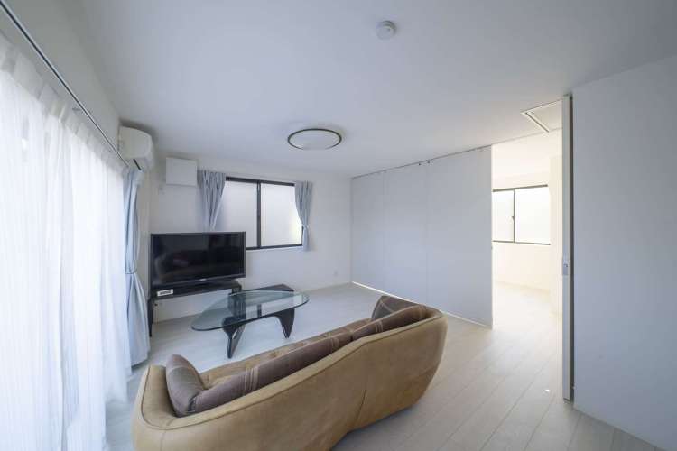 千葉県流山市 スライディングウォール設置工事 | 店舗・オフィスの内装...