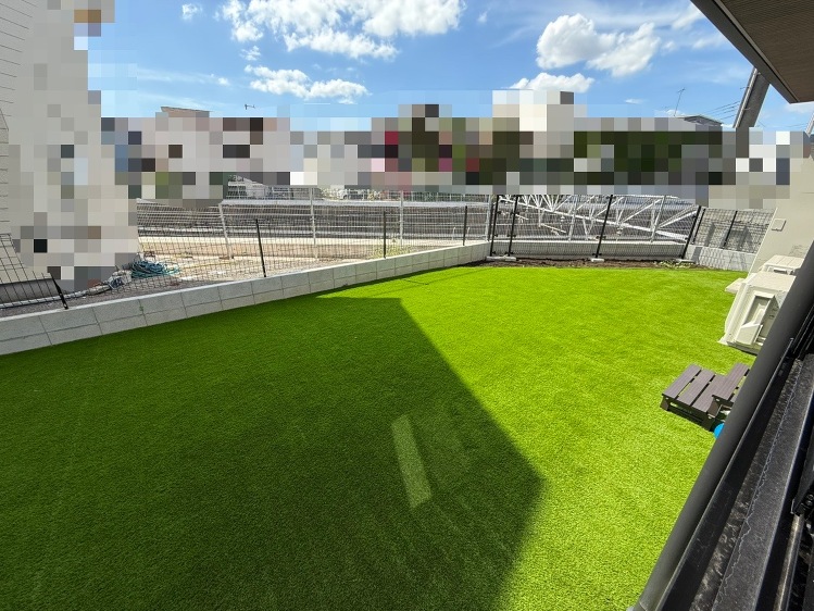 マイナーな人工芝が“大正解”!隣人クレームにも迅速対応で安心(千葉県船...