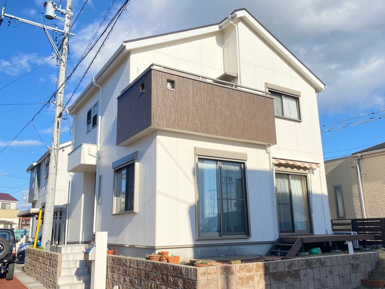 【塗装前後写真】パッ!と明るい白へ | 外壁塗装なら鈴鹿市の住宅塗替え...