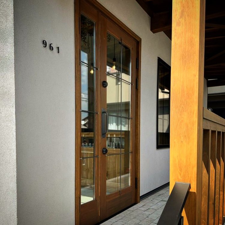 No.35 OFFICIAL SITE「玄関ドアは顔、室内ドアは衣装。...