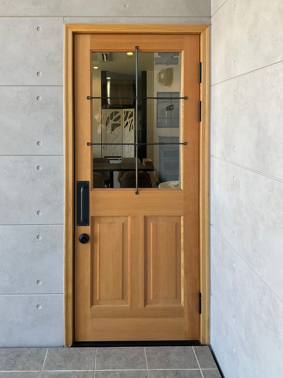 No. 46 OFFICIAL SITE「玄関ドアは顔、室内ドアは衣装...