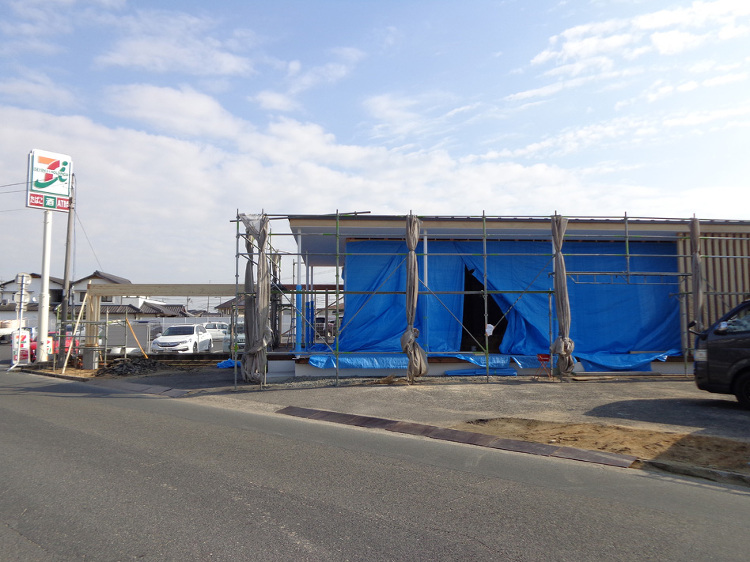 パティオの壁 - 岡山の店舗デザイン・住宅設計 | 青木建築設計事務所