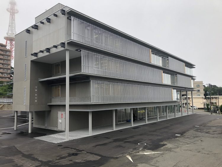 新棟(実験教育棟)の内覧会が行われました | 東北工業大学 建築学部 ...