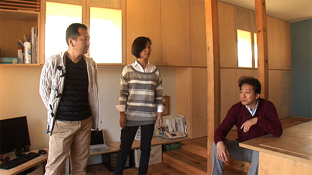 比叡山を望むブリッジ玄関の家 | 辰巳琢郎の家物語 リモデル★きらり ...