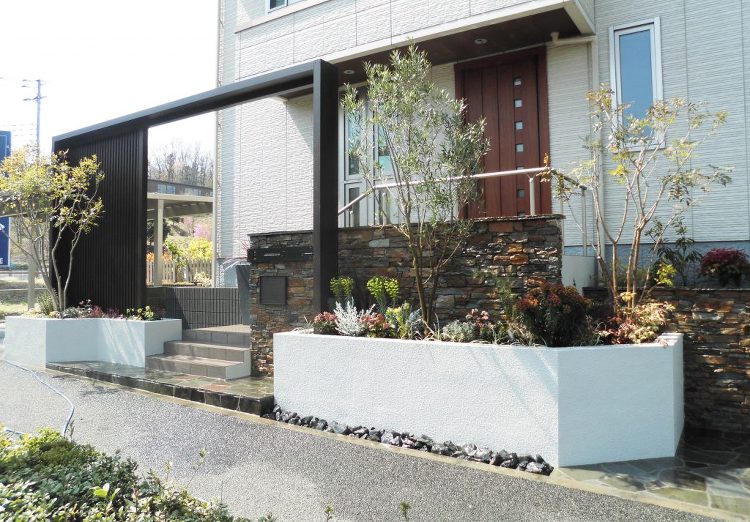 ゲートフレームがあるエントランス | 施工例 | 東京、神奈川、埼玉エ...