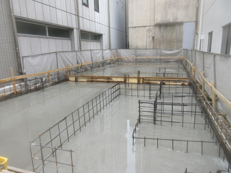 スタッフブログ｜名古屋市東区 Ｔ様邸 基礎コンクリートの散水養生 《i...