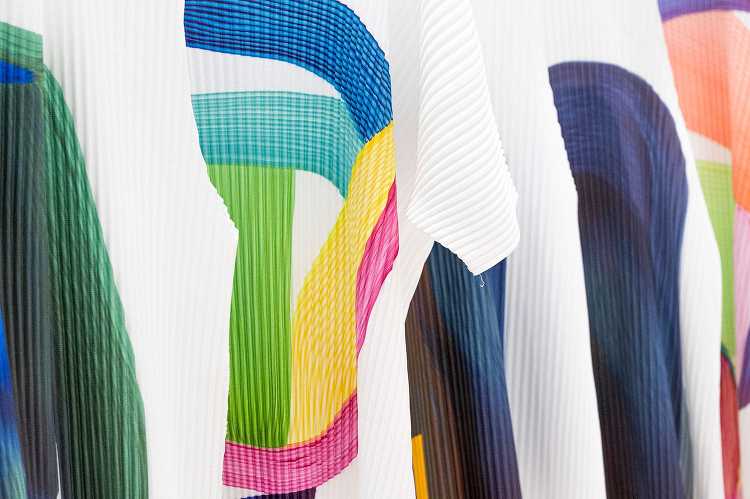 ロナン・ブルレック×HOMME PLISSÉ ISSEY MIYAKE...