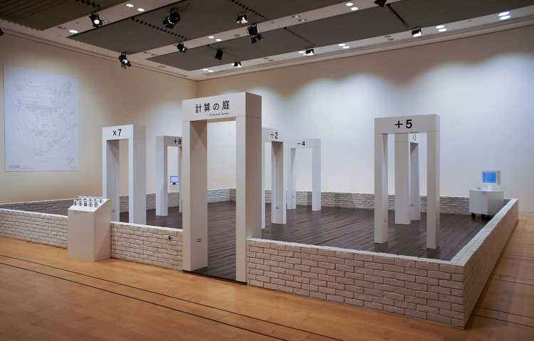 佐藤雅彦展 新しい×(作り方+分かり方) - デザイン・アートの展覧会...