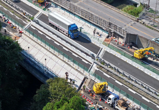 国内初!「UFC道路橋床版」への床版取替工事を1車線規制で実現 | プ...