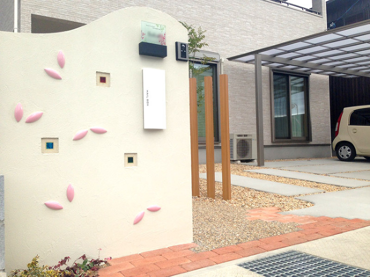 やさしく可愛い春のような門柱 彦根市 | 京阪グリーン | 滋賀・京都...