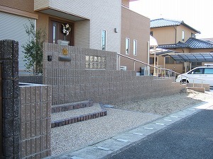 建物に沿ったスロープでバリヤフリーに 大津市 | 京阪グリーン | 滋...
