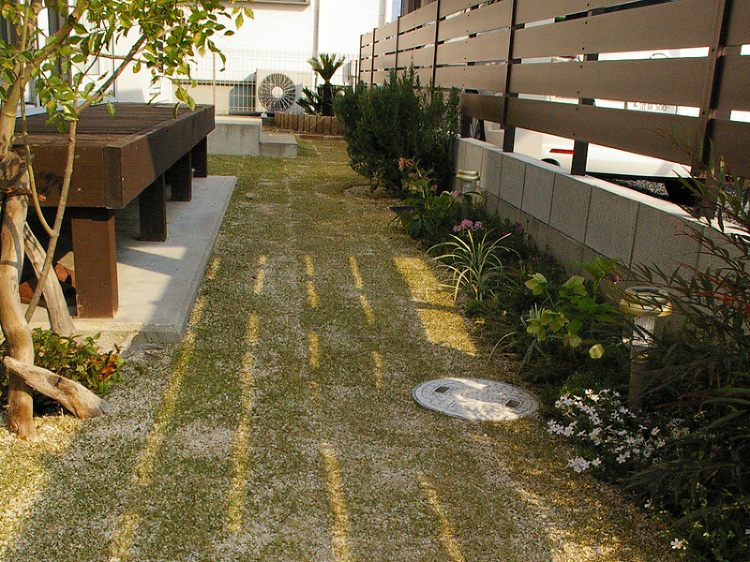 緑輝く芝のお庭 草津市 | 京阪グリーン | 滋賀・京都・大阪のエクス...