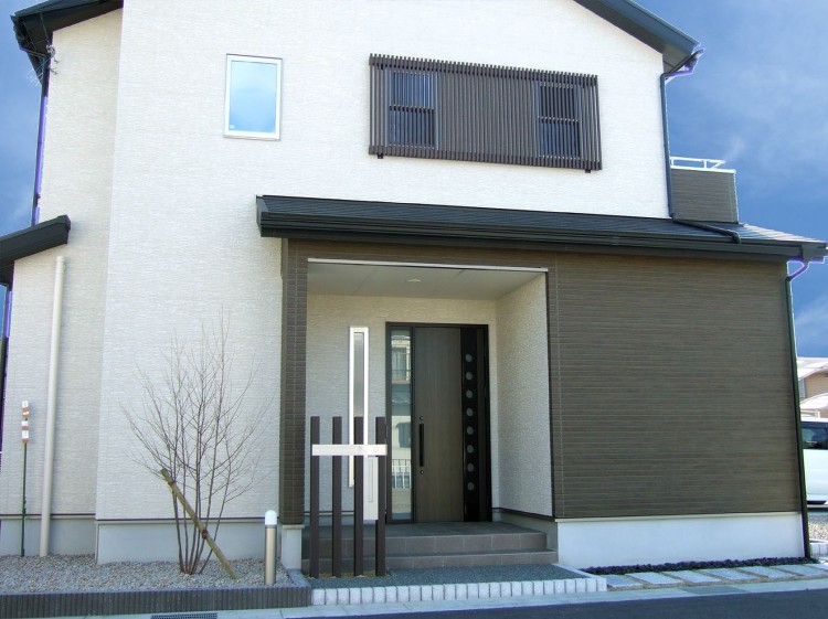 モダン和風のシンプル外構 栗東市 | 京阪グリーン | 滋賀・京都・大...