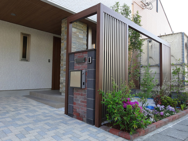 門柱と一体になったゲートが個性的です 草津市 | 京阪グリーン | 滋...