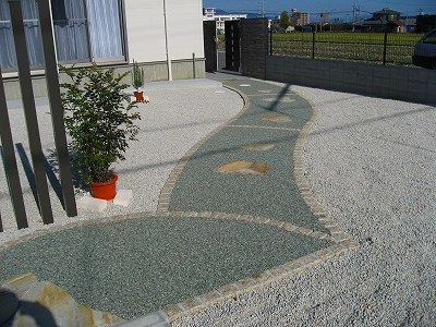ピンコロとリンクストーンの組合せ | 京阪グリーン | 滋賀・京都・大...
