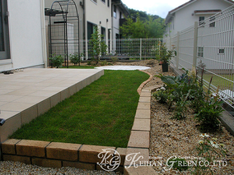 レンガの花壇で素敵な庭造り 大津市 | 京阪グリーン | 滋賀・京都・...