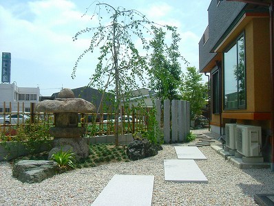 板石と六方石の飛石 | 京阪グリーン | 滋賀・京都・大阪のエクステリ...