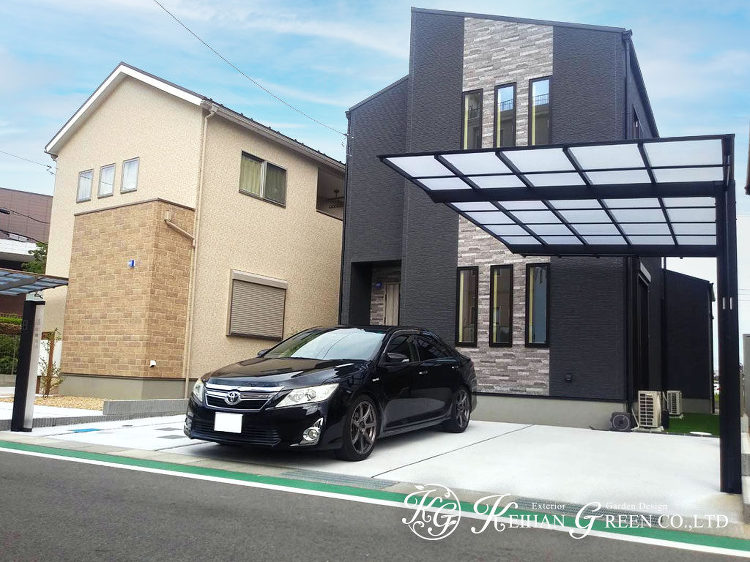 モノトーンでシンプルにまとめたスタイリッシュ外構 草津市 | 京阪グリ...