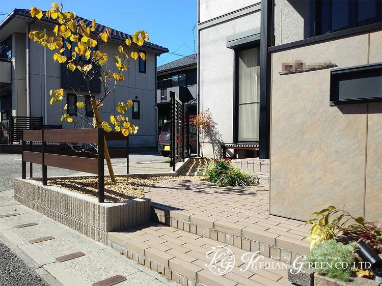 エバーアートボードと木調フェンスでナチュラルモダンな外まわりに 彦根市...