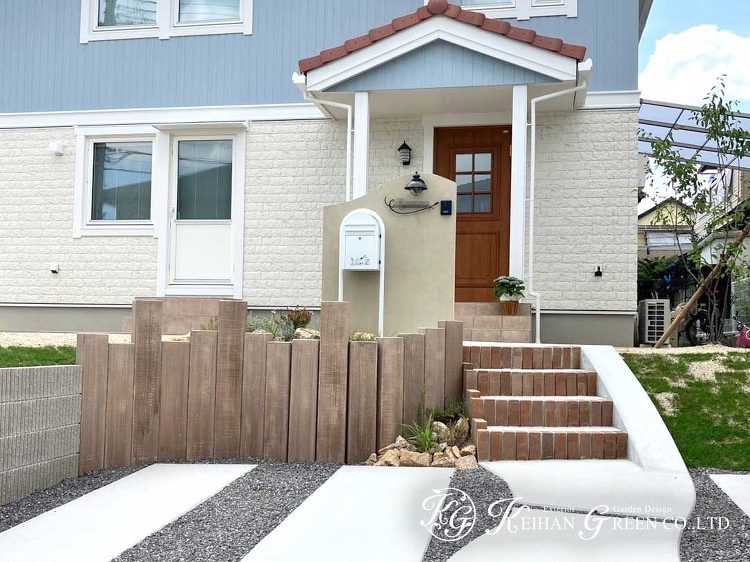 スウェーデンハウスに合うフレンチシックな外構 大津市 | 京阪グリーン...