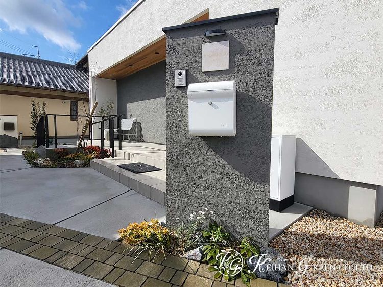 それぞれのご希望を叶えた敷地内2世帯住宅の外構 東近江市 | 京阪グリ...