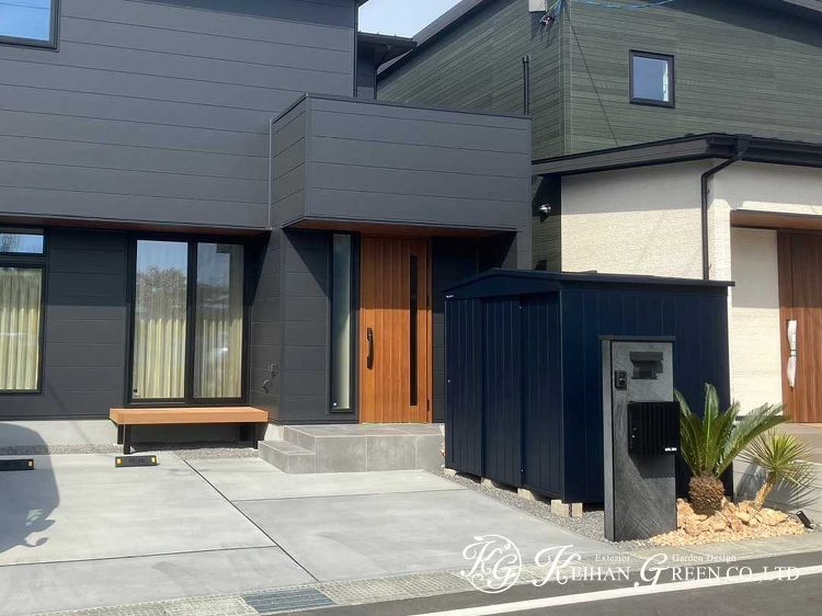 マツモト物置がなじむスタイリッシュなオープン外構 大津市 | 京阪グリ...