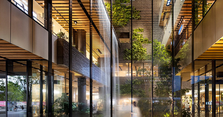 JR熊本駅ビルが International Living Futur...