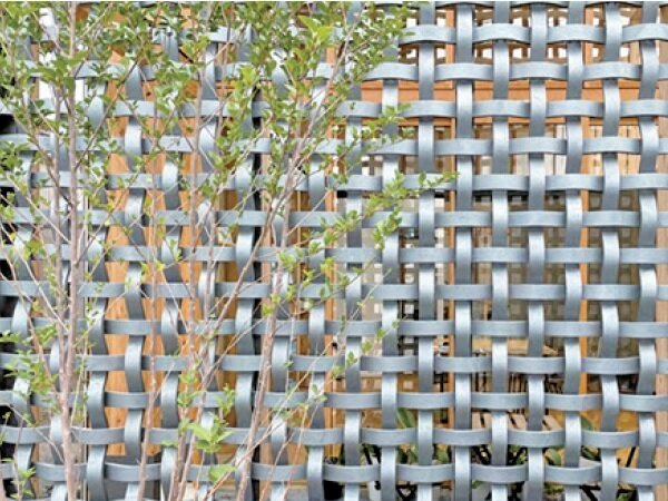 吉光工業、瓦が織りなす新しい目隠しプライバシーと開放感を両立 :: リ...